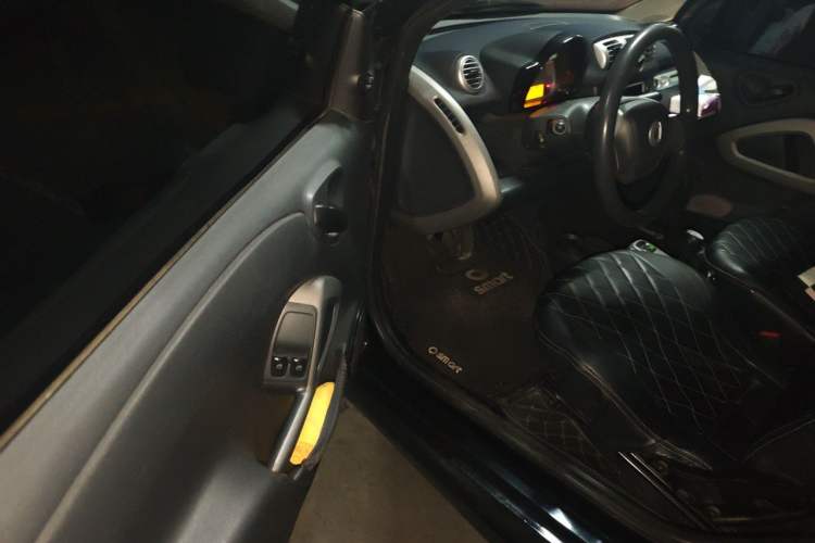 Used smart fortwo 2012 1.0 MHD Hardtop Standard Edition Driver Seat