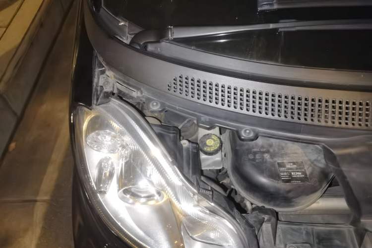 Used smart fortwo 2012 1.0 MHD Hardtop Comfort Edition Engine Bay Right
