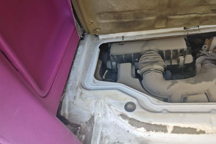 Used smart fortwo 2012 1.0 MHD Convertible Passion Edition Engine Bay Right