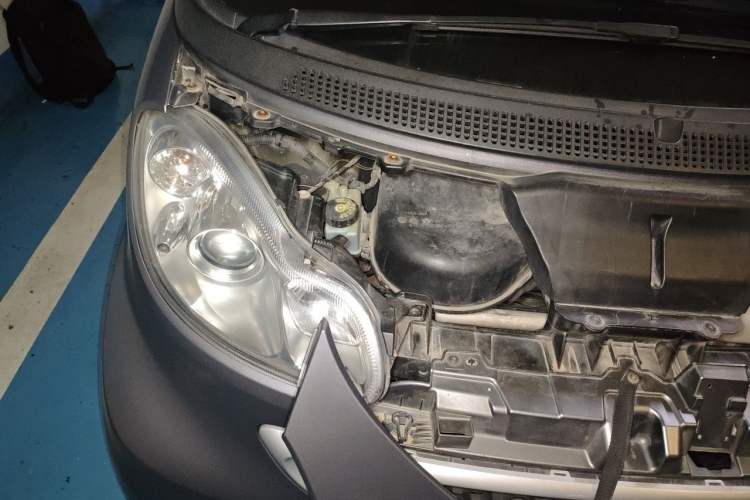Used smart fortwo 2012 1.0 MHD Hardtop Comfort Edition Engine Bay Right
