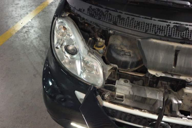 Used smart fortwo 2012 1.0 MHD Hardtop Comfort Edition Engine Bay Right