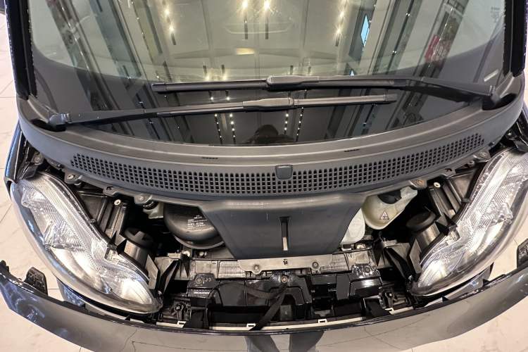 Used smart fortwo 2012 1.0 MHD Hardtop Comfort Edition Engine Bay