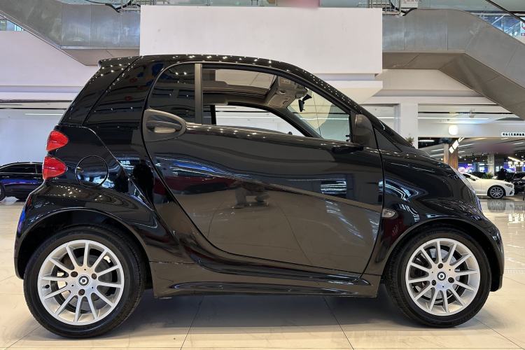 Used smart fortwo 2012 1.0 MHD Hardtop Comfort Edition Exterior 4