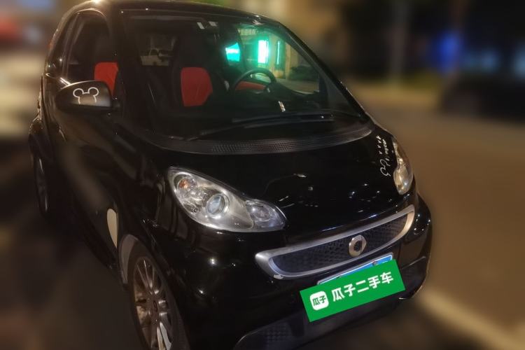 Used smart fortwo 2012 1.0 MHD Hardtop Comfort Edition Front Right 45 Deg