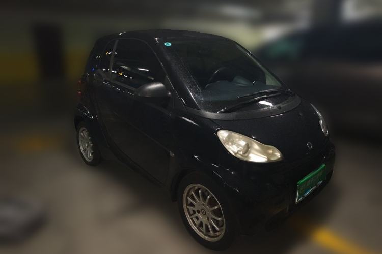 Used smart fortwo 2012 1.0 MHD Hardtop Standard Edition Front Right 45 Deg