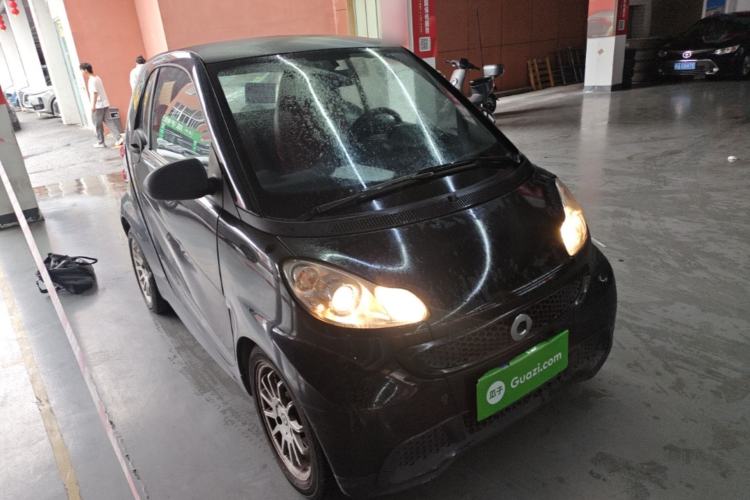 Used smart fortwo 2012 1.0 MHD Hardtop Standard Edition Front Right 45 Deg