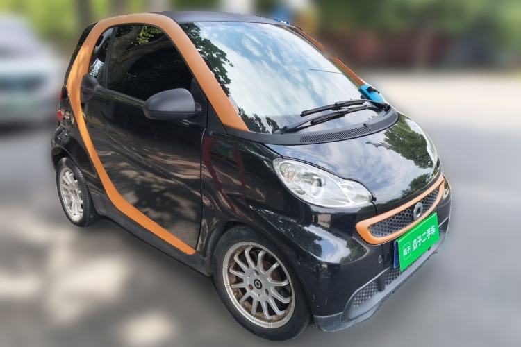 Used smart fortwo 2012 1.0 MHD Hardtop Standard Edition Front Right 45 Deg