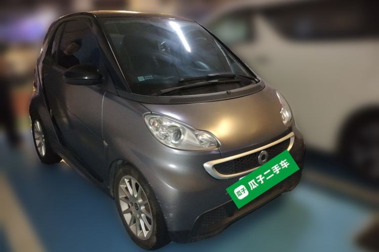 Used smart fortwo 2012 1.0 MHD Hardtop Comfort Edition Front Right 45 Deg