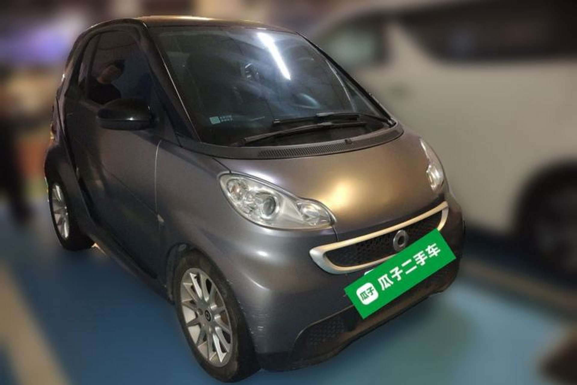 Used smart fortwo 2012 1.0 MHD Hardtop Comfort Edition Front Right 45 Deg