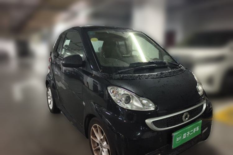 Used smart fortwo 2012 1.0 MHD Hardtop Comfort Edition Front Right 45 Deg
