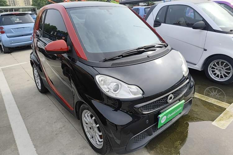 Used smart fortwo 2012 1.0 MHD Hardtop Standard Edition Front Right 45 Deg