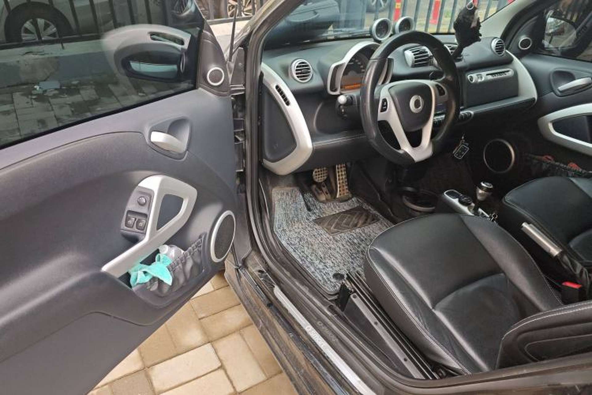 Used smart fortwo 2012 1.0T Bosu Xclusive Edition Interior 3