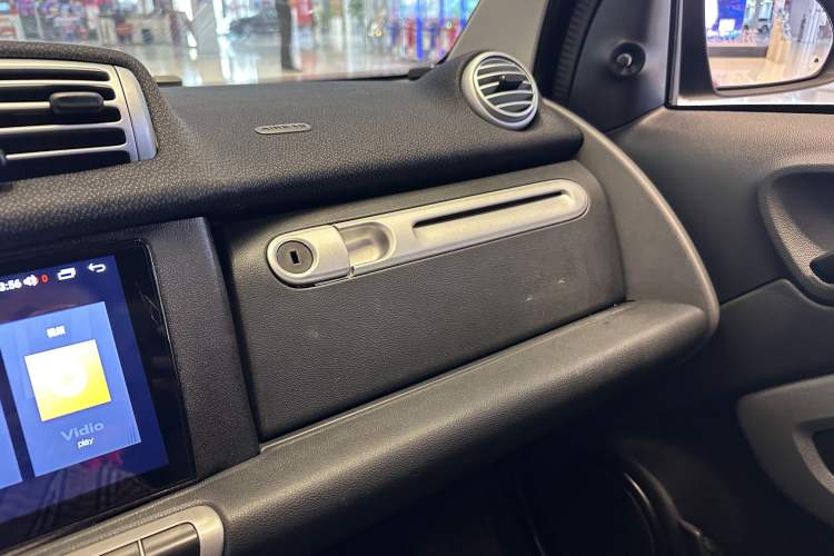 Used smart fortwo 2012 1.0 MHD Hardtop Comfort Edition Interior 3