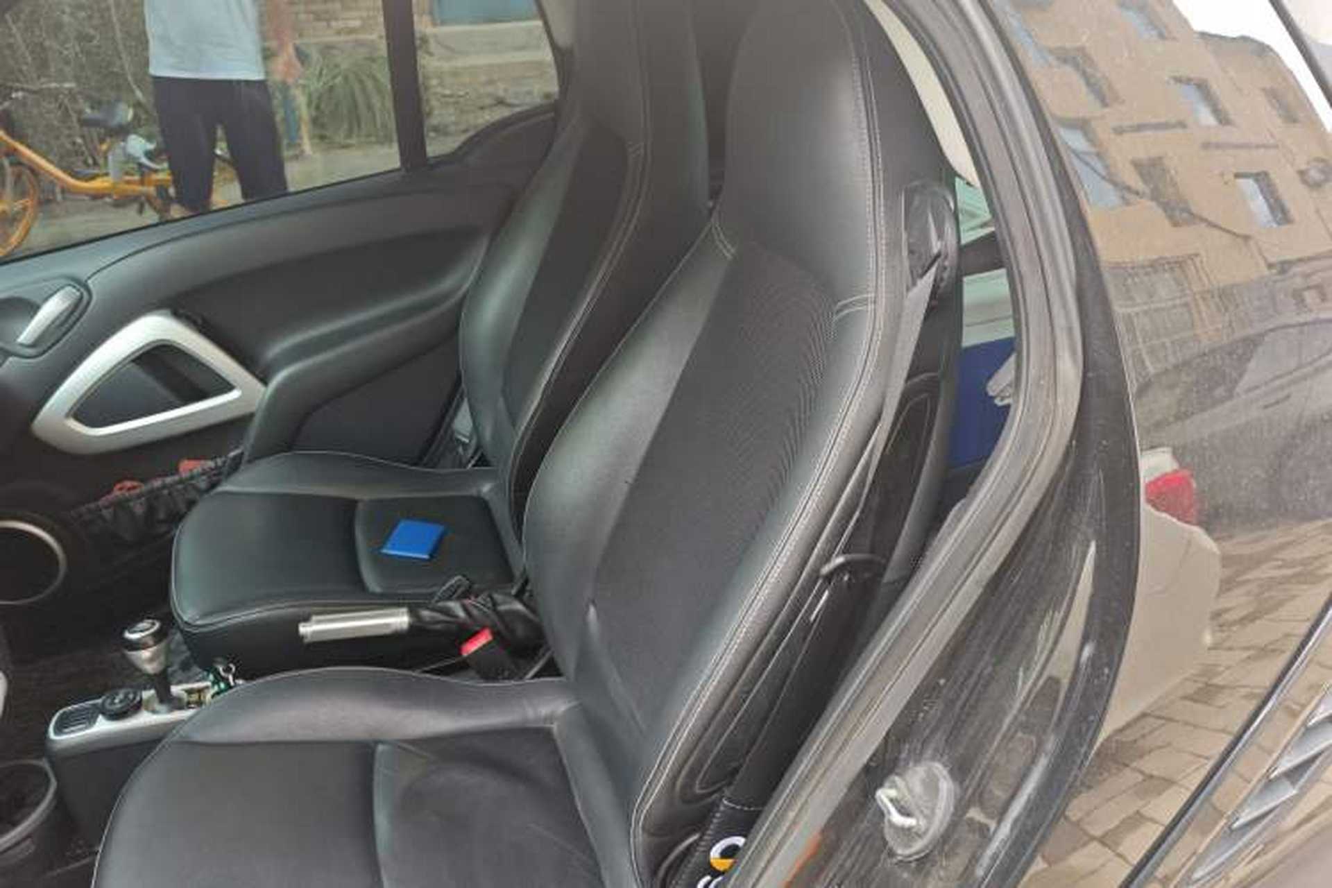Used smart fortwo 2012 1.0T Bosu Xclusive Edition Interior 4