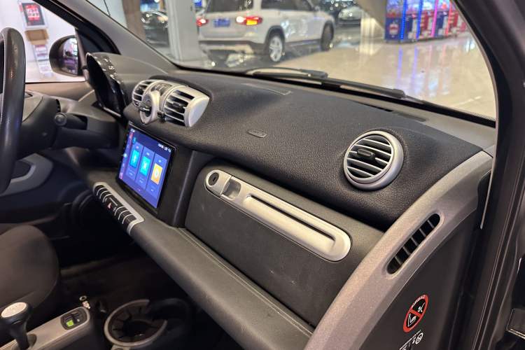 Used smart fortwo 2012 1.0 MHD Hardtop Comfort Edition Interior 5