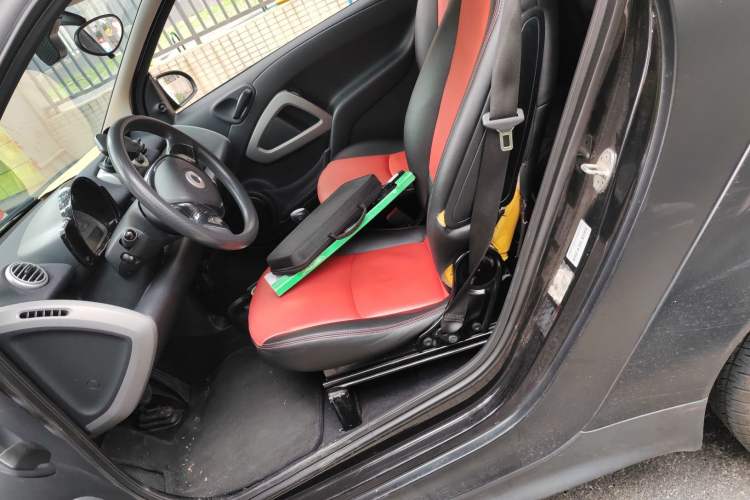 Used smart fortwo 2012 1.0 MHD Hardtop Standard Edition Left Front Seat