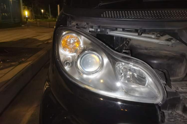 Used smart fortwo 2012 1.0 MHD Hardtop Comfort Edition Right Front Headlight