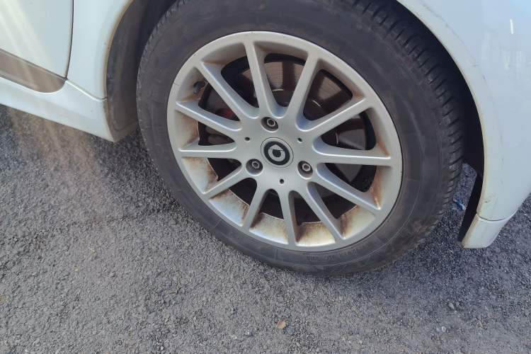 Used smart fortwo 2012 1.0 MHD Hardtop Comfort Edition Right Front Wheel Hub