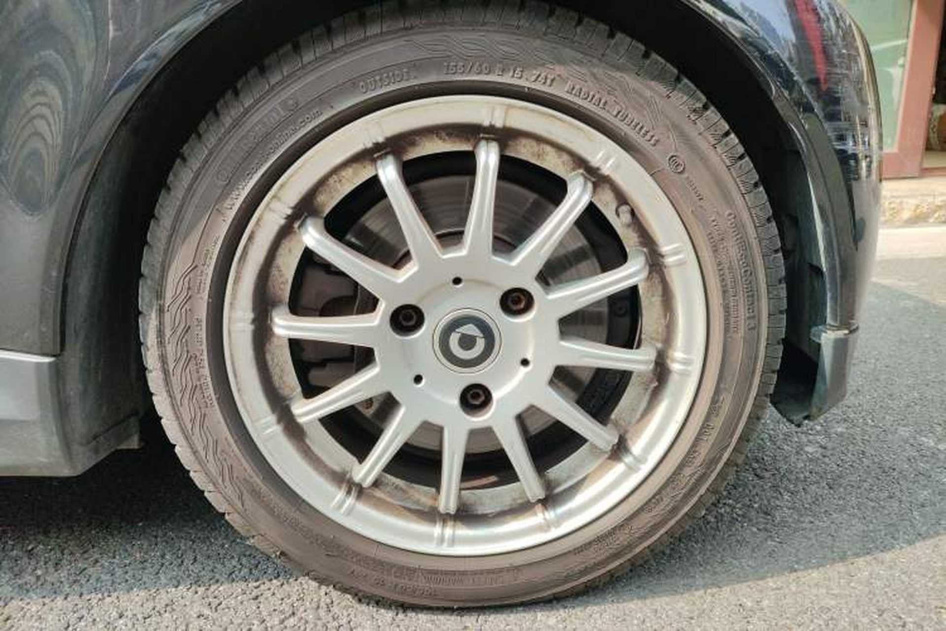 Used smart fortwo 2012 1.0 MHD Hardtop Standard Edition Right Front Wheel Hub