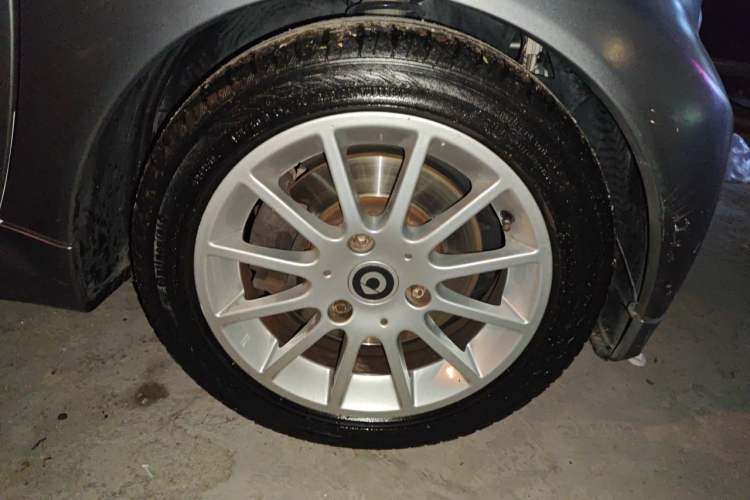 Used smart fortwo 2012 1.0 MHD Hardtop Comfort Edition Right Front Wheel Hub