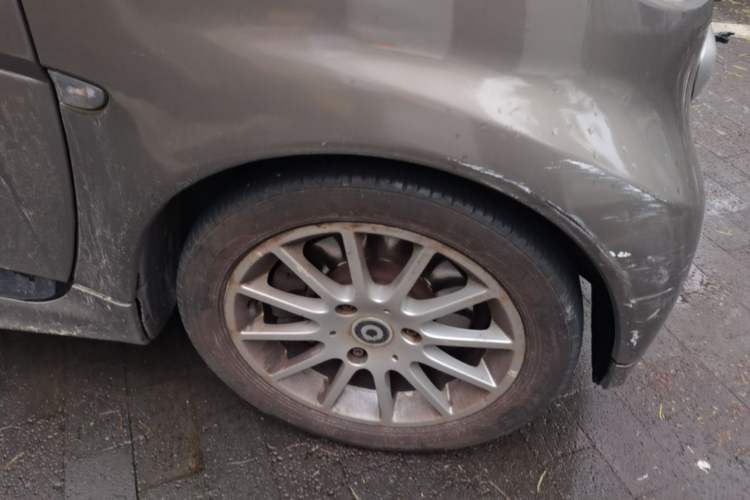 Used smart fortwo 2012 1.0 MHD Hardtop Comfort Edition Right Front Wheel Hub