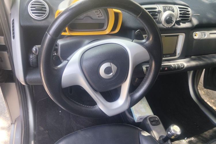Used smart fortwo 2012 1.0T Convertible Passion Edition Steering Wheel