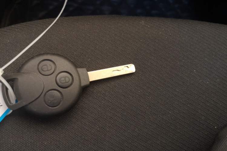 Used smart fortwo 2012 1.0 MHD Hardtop Standard Edition Vehicle Key