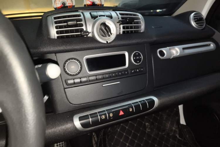 Used smart fortwo  Audio And AC Panel