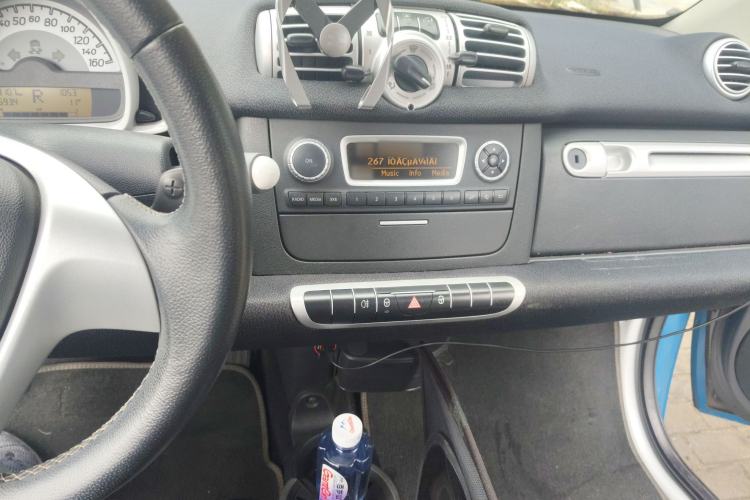Used smart fortwo 2012 1.0T Convertible Passion Edition Audio And AC Panel