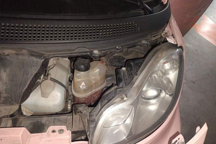 Used smart fortwo 2012 1.0 MHD Hardtop Standard Edition Engine Bay Left