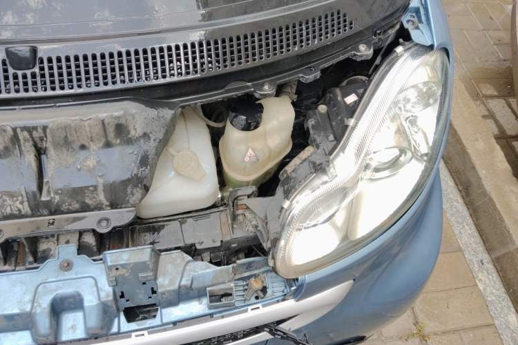 Used smart fortwo 2012 1.0 MHD Hardtop Comfort Edition Engine Bay Left