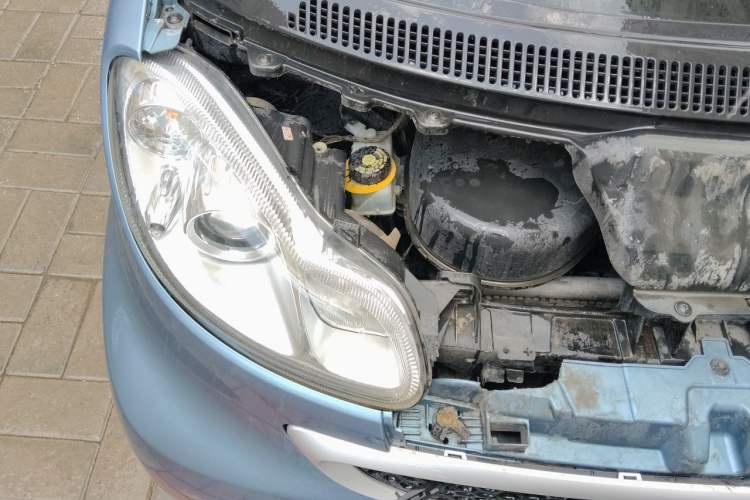 Used smart fortwo 2012 1.0 MHD Hardtop Comfort Edition Engine Bay Right