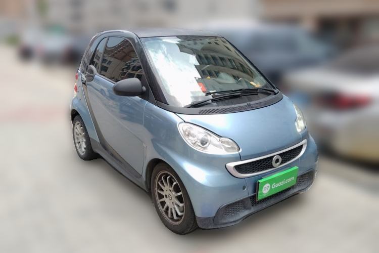 Used smart fortwo 2012 1.0 MHD Hardtop Comfort Edition Front Right 45 Deg