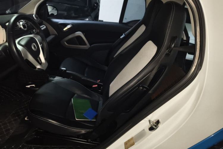 Used smart fortwo  Left Front Seat