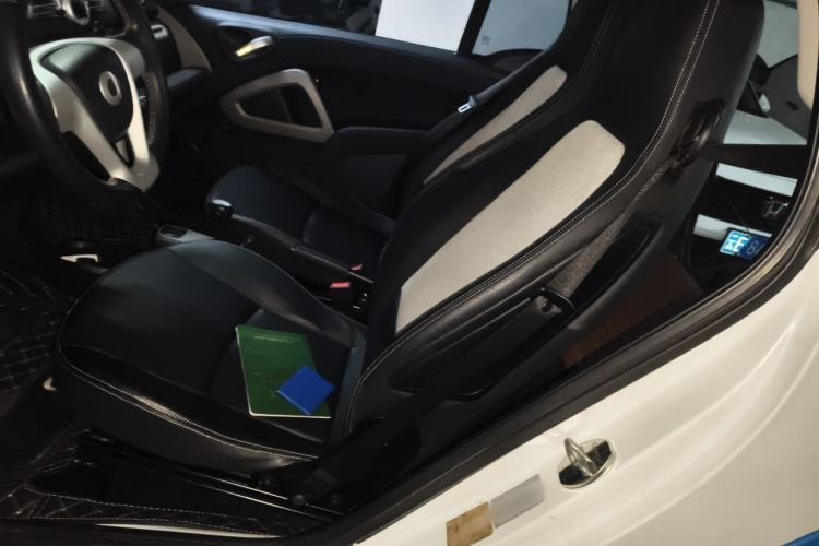 Used smart fortwo  Left Rear Seat