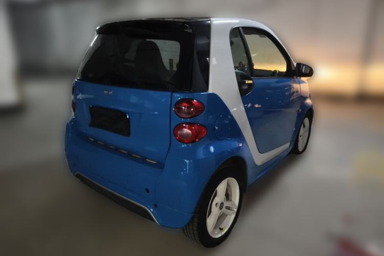 Used smart fortwo  Rear Right 45 Deg