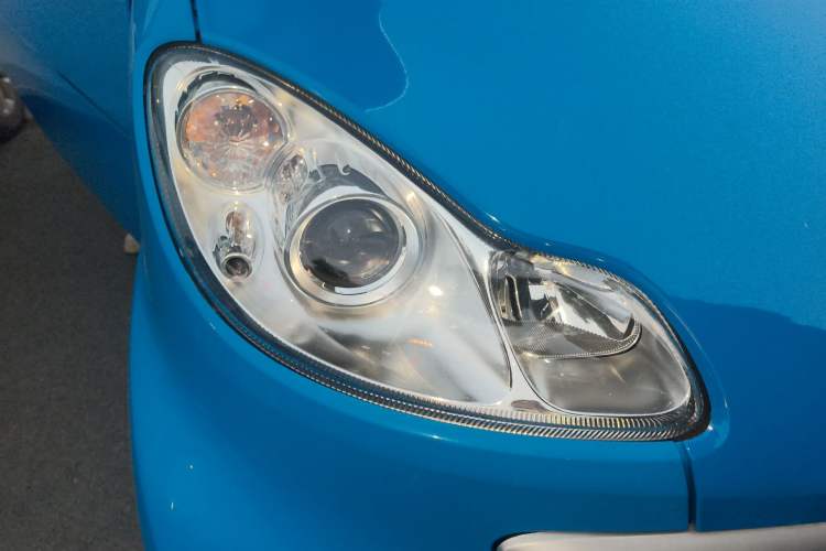 Used smart fortwo 2012 1.0 MHD Hardtop Comfort Edition Right Front Headlight
