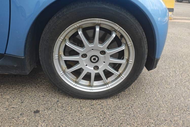 Used smart fortwo 2012 1.0 MHD Hardtop Standard Edition Right Front Wheel Hub