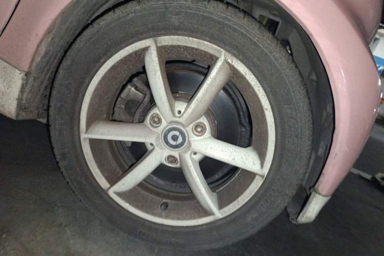 Used smart fortwo 2012 1.0 MHD Hardtop Standard Edition Right Front Wheel Hub