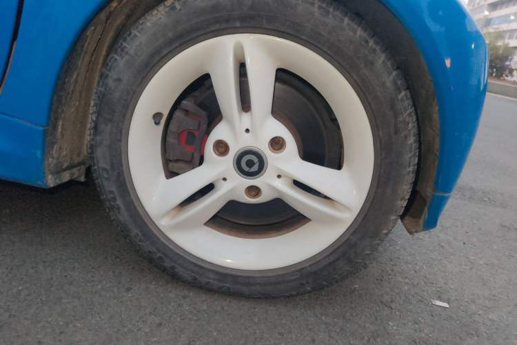 Used smart fortwo 2012 1.0 MHD Hardtop Comfort Edition Right Front Wheel Hub