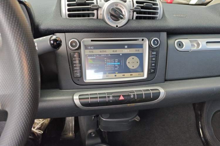 Used smart fortwo 2012 1.0 MHD Hardtop Standard Edition Audio And AC Panel