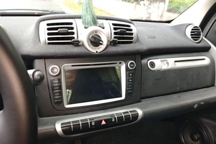 Used smart fortwo 2012 1.0 MHD Hardtop Comfort Edition Audio And AC Panel