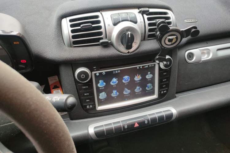 Used smart fortwo 2012 1.0 MHD Hardtop Comfort Edition Audio And AC Panel