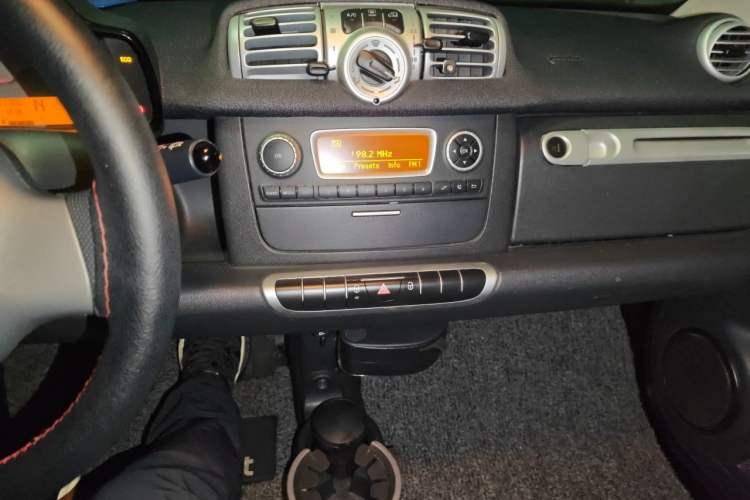 Used smart fortwo 2012 1.0 MHD Hardtop Standard Edition Audio And AC Panel