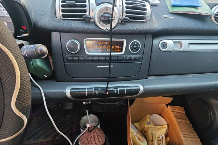 Used smart fortwo 2012 1.0 MHD Hardtop Standard Edition Audio And AC Panel