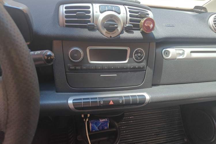Used smart fortwo 2012 1.0 MHD Hardtop Standard Edition Audio And AC Panel