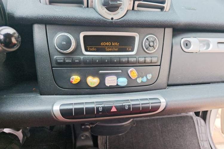 Used smart fortwo 2012 1.0 MHD Hardtop Standard Edition Audio And AC Panel