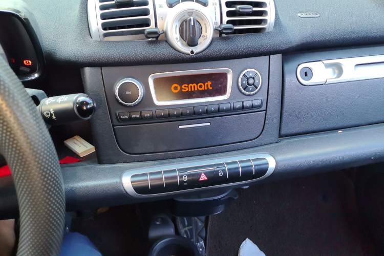 Used smart fortwo 2012 1.0 MHD Hardtop Standard Edition Audio And AC Panel