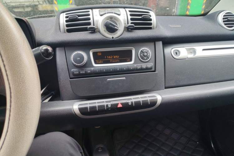 Used smart fortwo 2012 1.0 MHD Hardtop Standard Edition Audio And AC Panel
