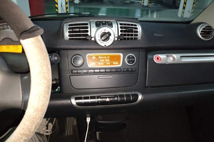 Used smart fortwo 2012 1.0 MHD Hardtop Standard Edition Audio And AC Panel